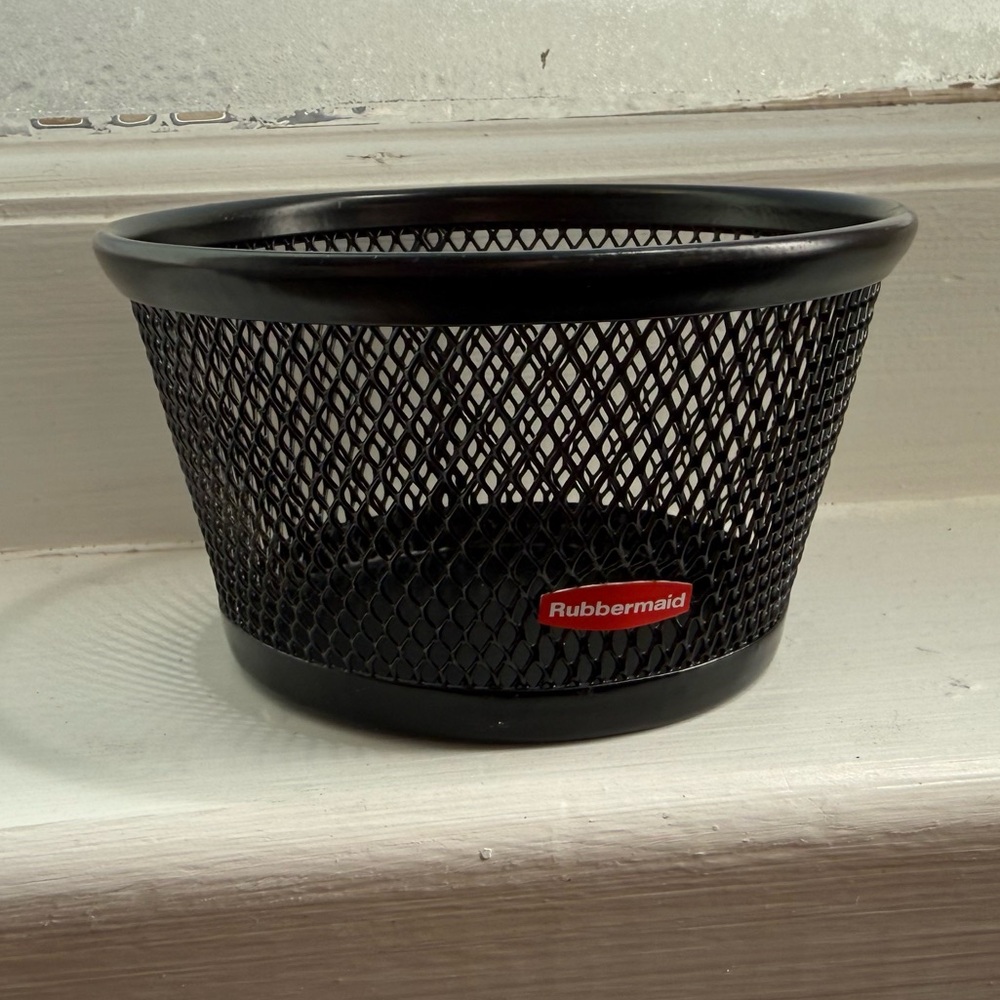 Rubbermaid Desk Catch-all Dish